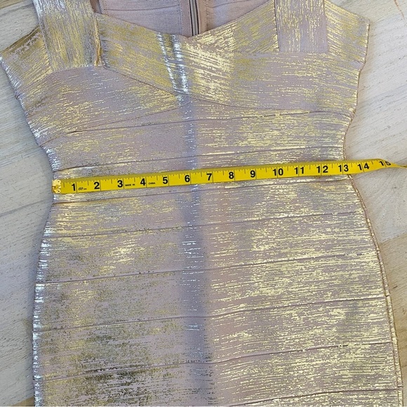 NEW HERVÉ LÉGER
Off-the-shoulder metallic bandage mini dress - Picture 7 of 10